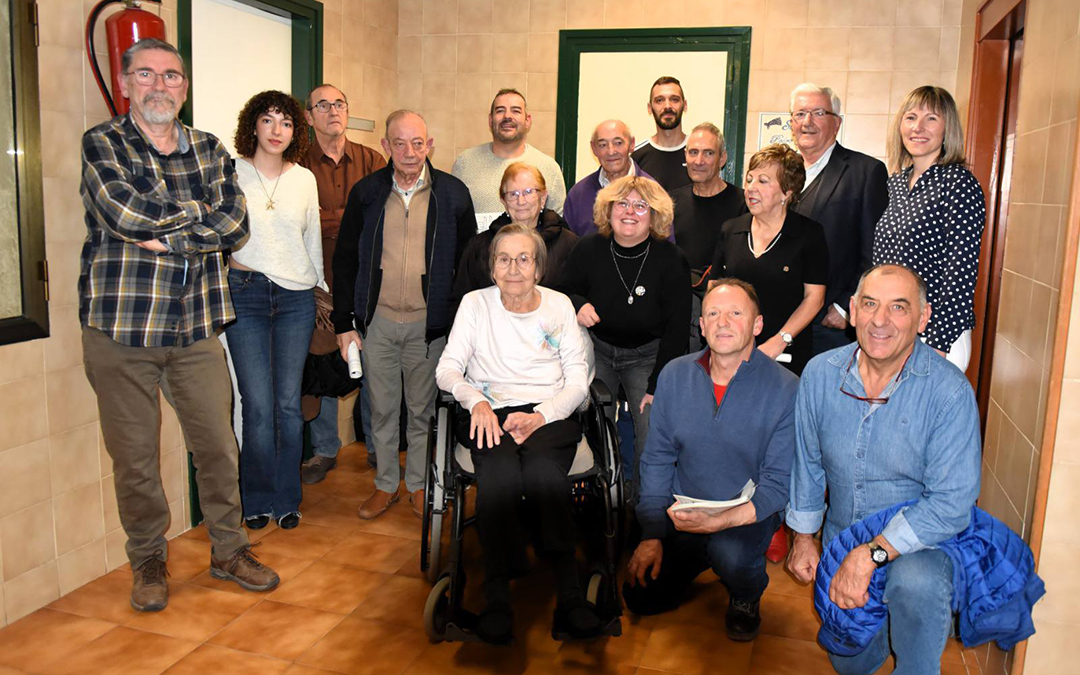 Los protagonistas del documental junto con los realizadores y miembros del CELA / Tomás Montero
