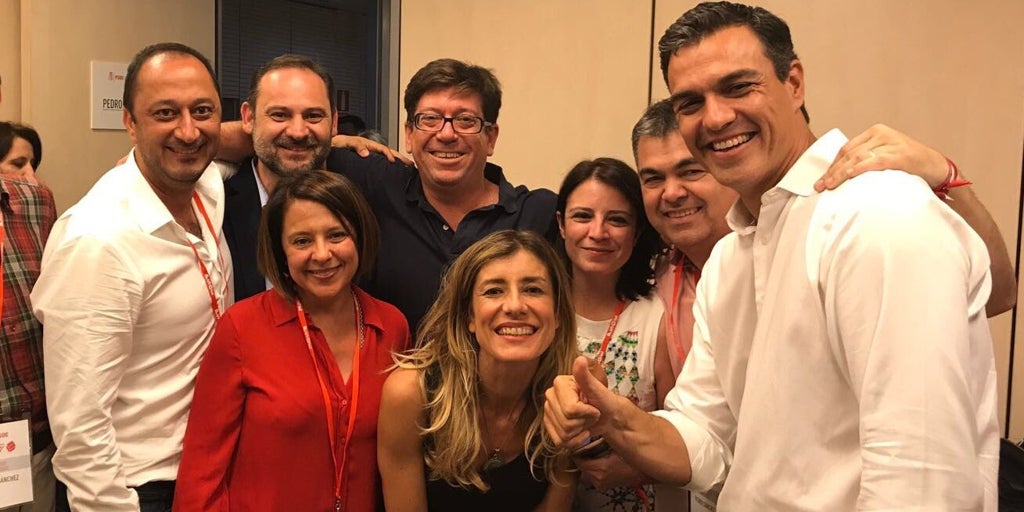 La UCO investiga a un asesor de Sánchez por cobrar del Ayuntamiento de Dos Hermanas mientras trabajaba en Ferraz