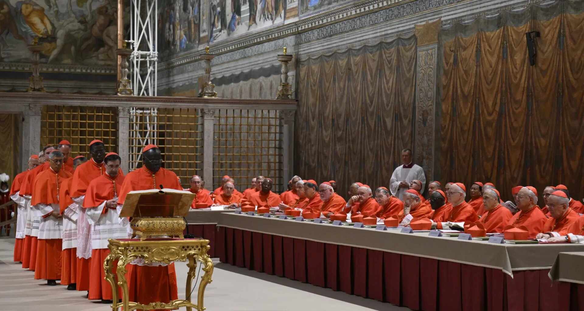 Robert Prevost nunca tuvo rivales y un móvil se coló en la Capilla Sixtina