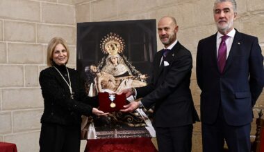 La alcaldesa entrega la Medalla de Oro de Jerez a la Virgen de Las Angustias en el centenario de su reorganización como Hermandad