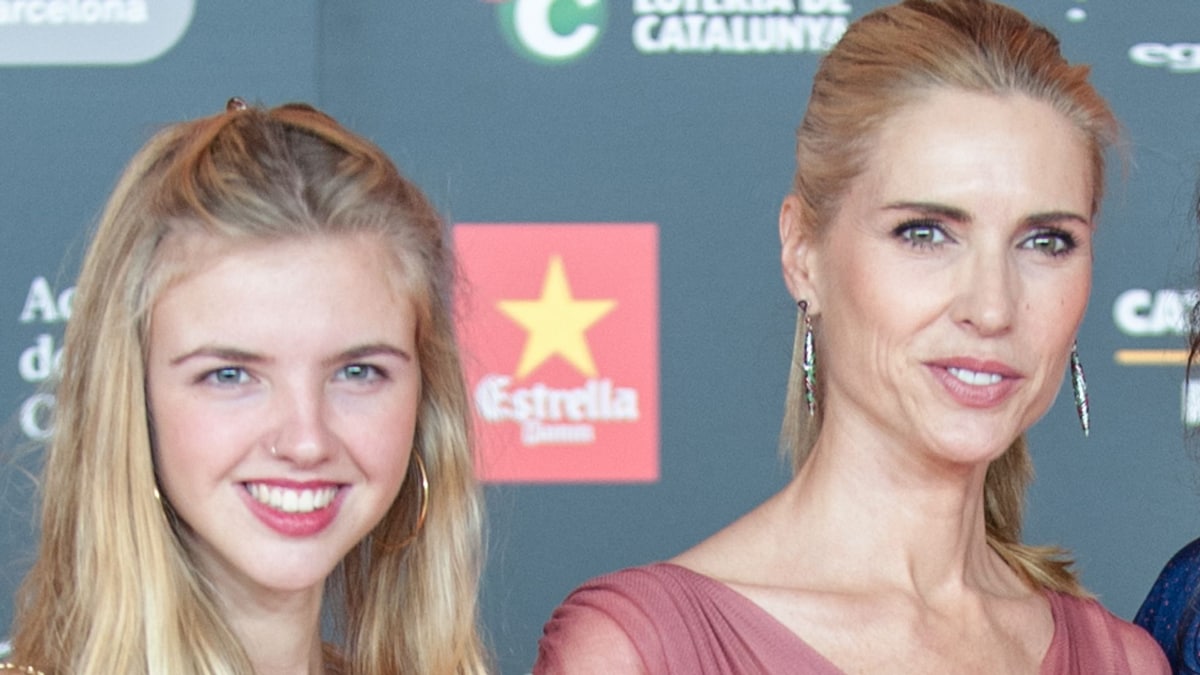 Judit Mascó y su hija, María Vicente, asisten emocionadas a la gran fiesta privada de Rosalía