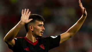 Decisión relevante con Kike Salas en el Sevilla