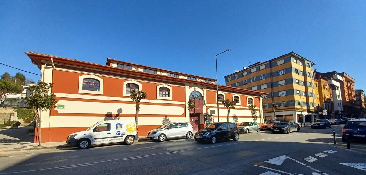 Plaza de Abastos de Posada de Llanera, hoy sede de la Escuela de Música.