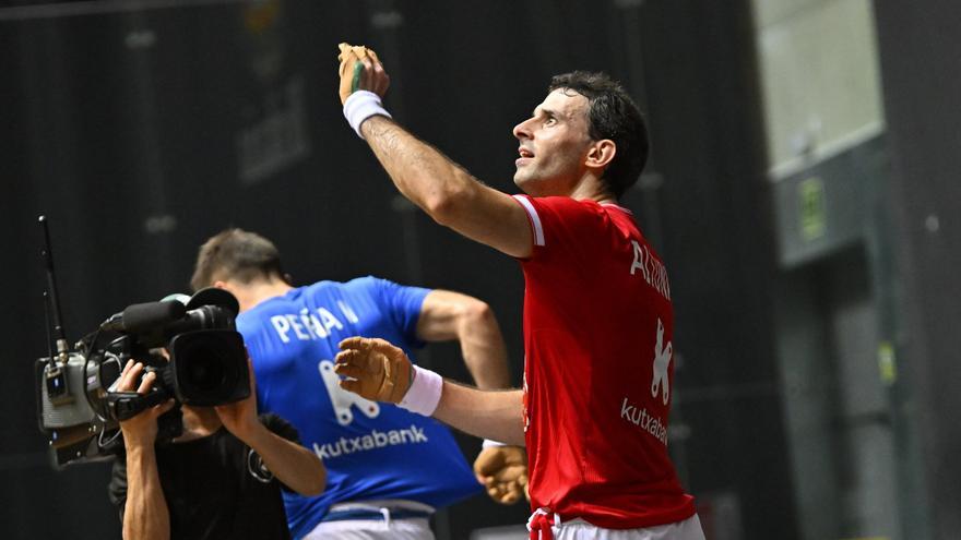 Jokin Altuna pone el reloj en hora en el Cuatro y Medio