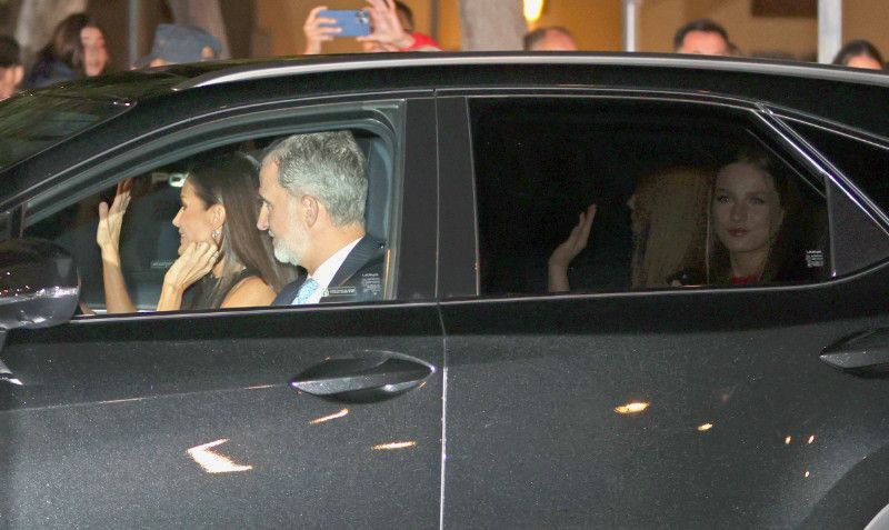 Felipe IV, Letizia Ortiz y sus hijas la Princesa Leonor y la Infanta Sofía llegan al Palacio del Pardo para la celebración del 18 cumpleaños de la princesa de Asturias
