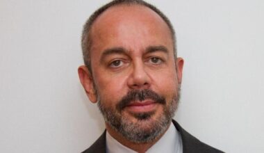 Dimite David Martínez, el consejero mexicano del Banco Sabadell que apoyó la opa del BBVA