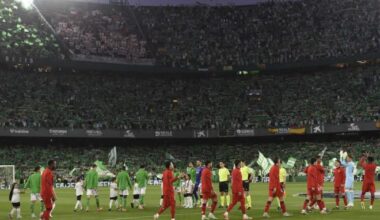 Betis y Sevilla saltan al césped del Villamarín en el último (Foto: Kiko Hurtado)