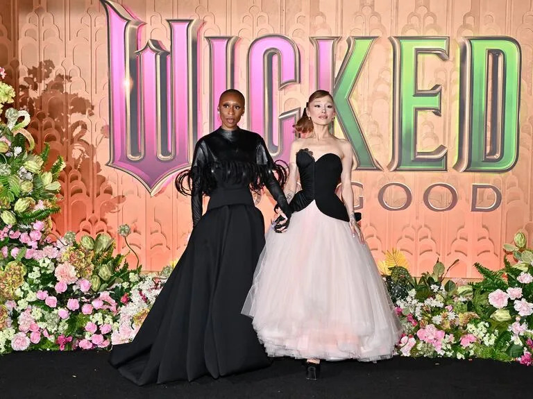 Cynthia Erivo y Ariana Grande asisten al Ariana Grande y Cynthia Erivo durante la promoción de Wicked