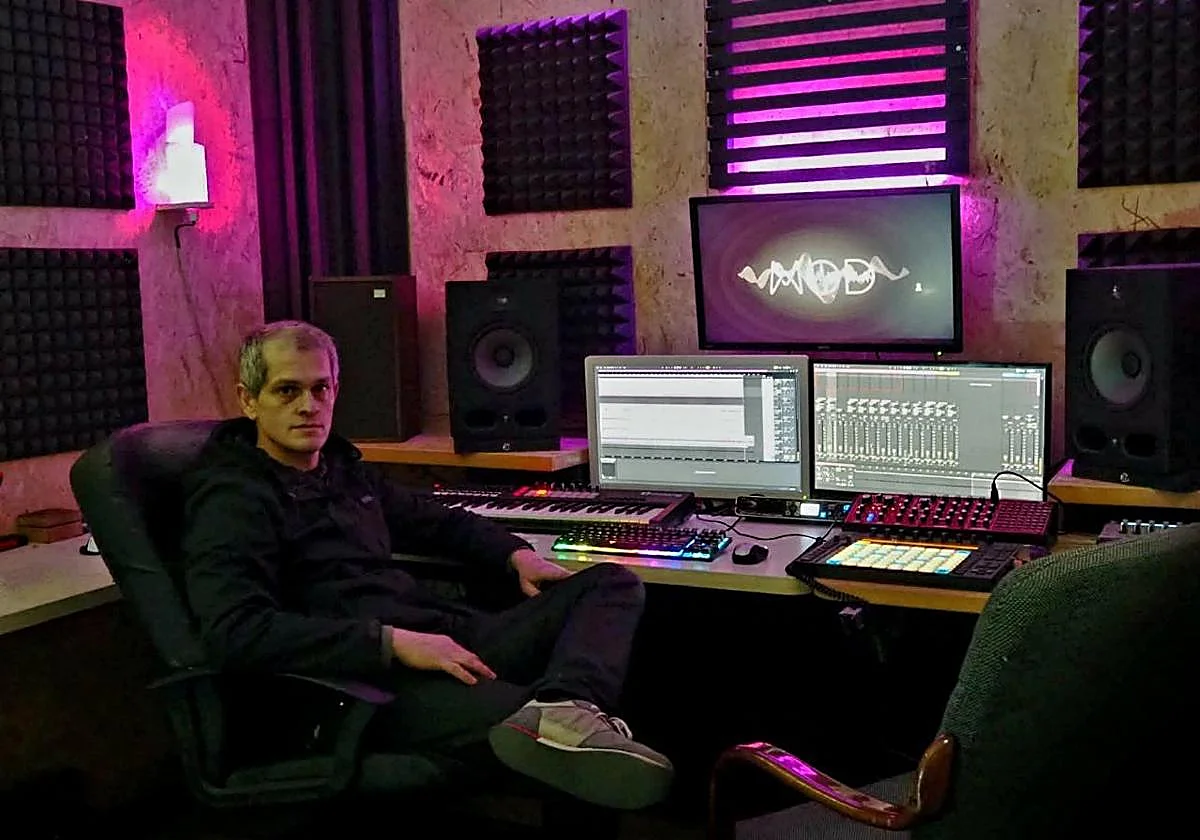 El músico, productor y Dj berciano, Óscar Vázquez.