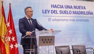 El consejero Carlos Novillo durante la jornada