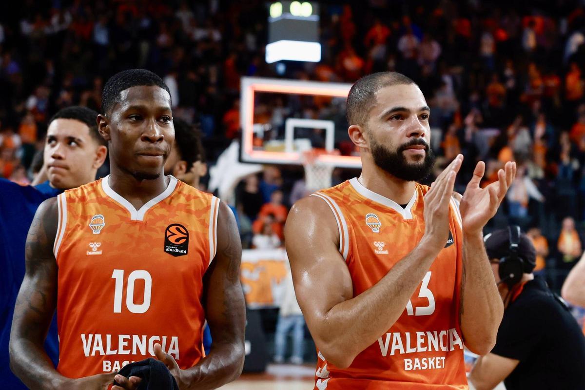 Moore, más cerca de ser comunitario