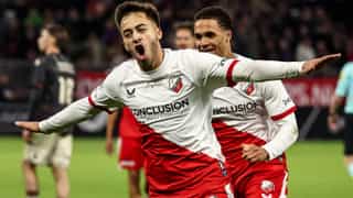 Presión para el Betis con El Karouani, lateral gratis que vigila para verano y testará este jueves ante el Utrecht