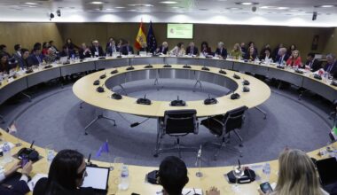 El Gobierno anuncia un sistema de financiación autonómica «multilateral y bilateral» - La Voz de Galicia