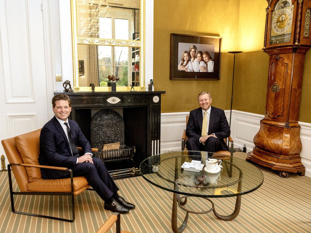  El rey Guillermo de Holanda con el presidente de la Cámara de Representes en su despacho