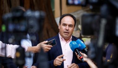 Génova traslada a Vox a Pérez Llorca como sustituto temporal de Mazón