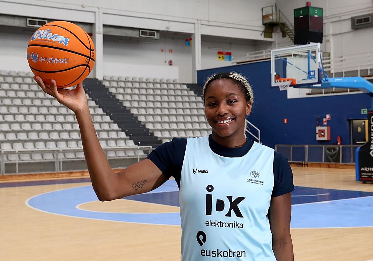 «Debo mirar el móvil para no olvidarme del cumple de mis once hermanos»