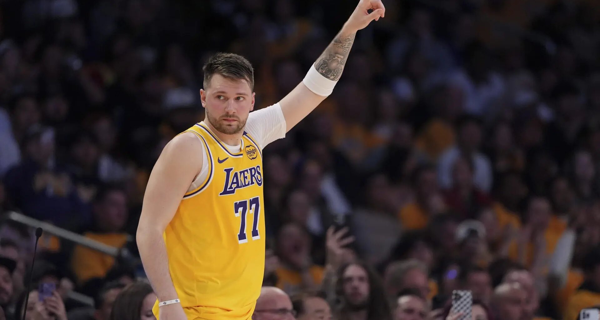 El brutal arranque de temporada de Doncic deja alucinada a la NBA
