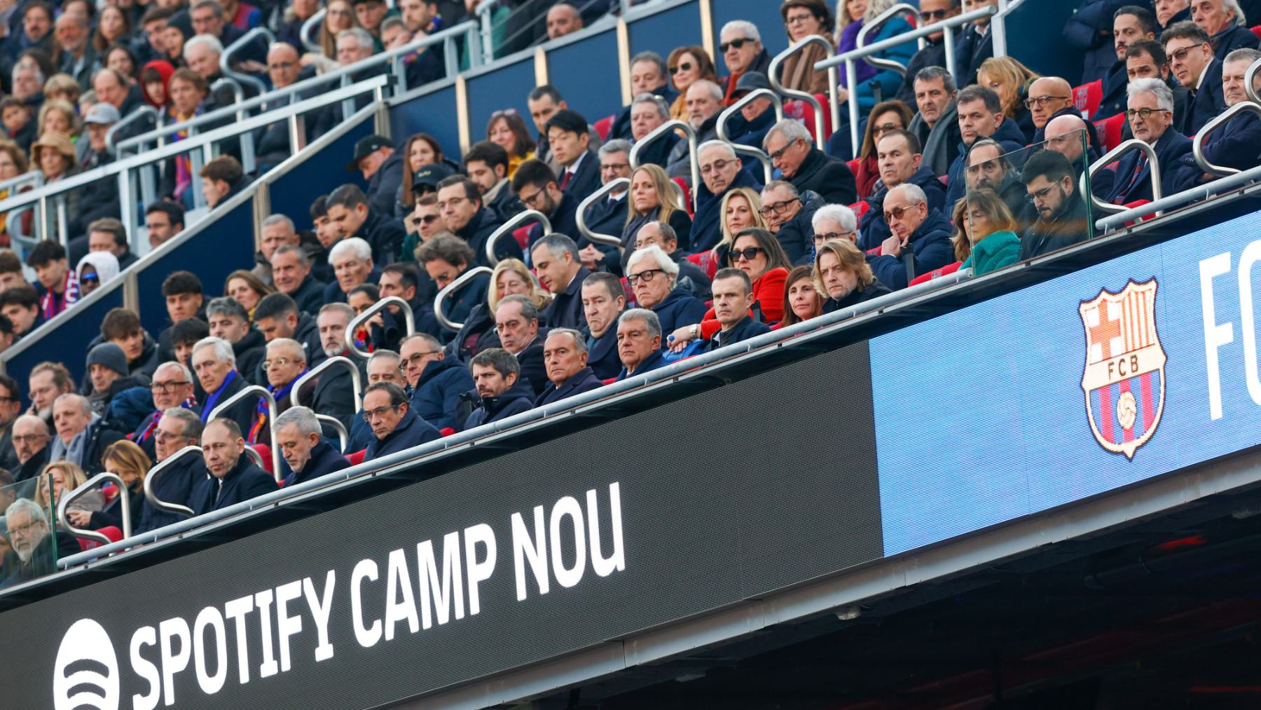 El Gobierno de Sánchez abandonó al tenis español en la Davis cuando sí estuvo en el regreso del Camp Nou