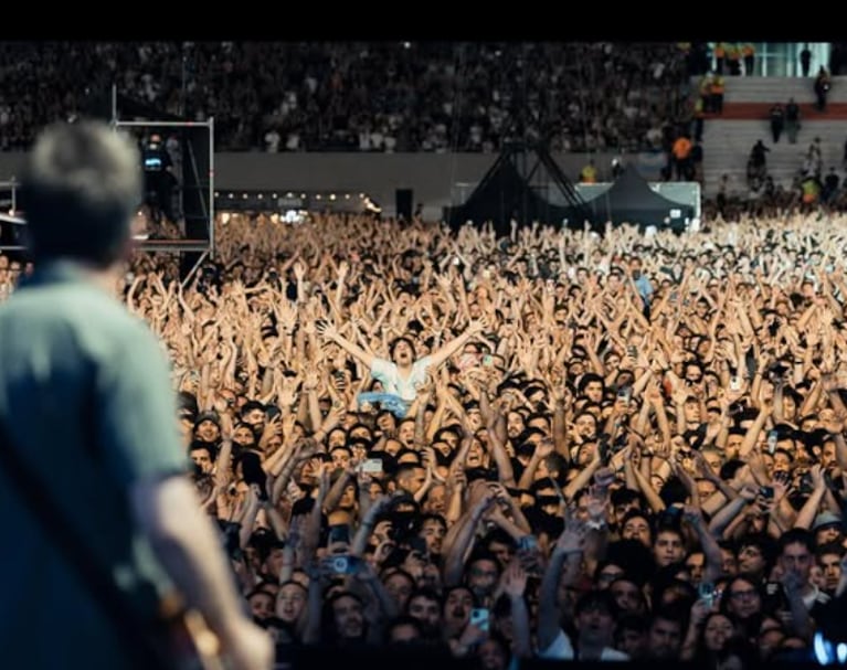 El público deliró en el primer show de Oasis en la Argentina (Foto: Instagram / dfentertainment)