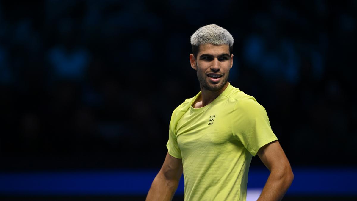 Alcaraz se dirige a la grada durante el calentamiento previo a la final y hace una pregunta imposible de imaginar