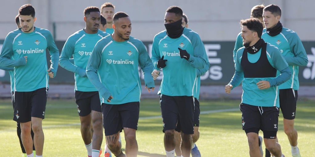 Alineaciones probables del Betis - Utrecht de la UEFA Europa League 2025-2026: onces y banquillo de suplentes