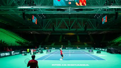 El equipo español entrena en el SuperTennis Arena de Bolonia, sede de las finales de la Copa Davis