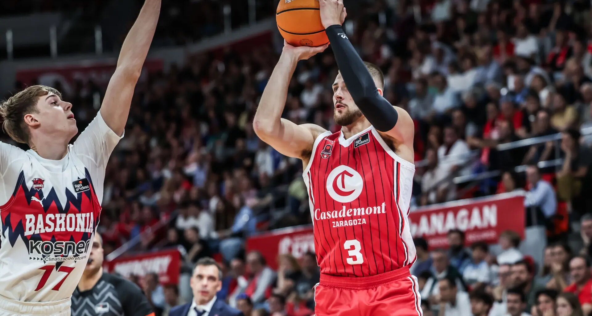 El jugador del Casademont Zaragoza Erik Stevenson pide perdón: 'No tuve el comportamiento adecuado' - heraldo.es