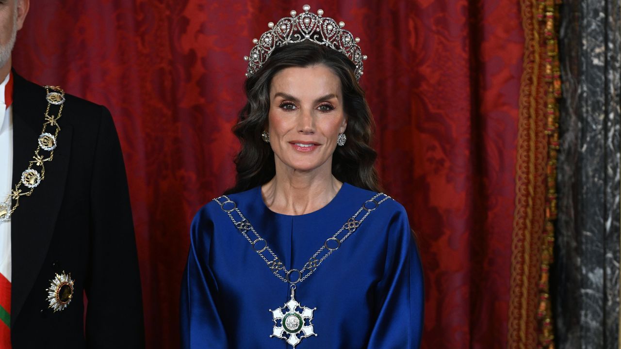 La reina Letizia deslumbra en la cena con el sultán de Omán - La Voz de Galicia