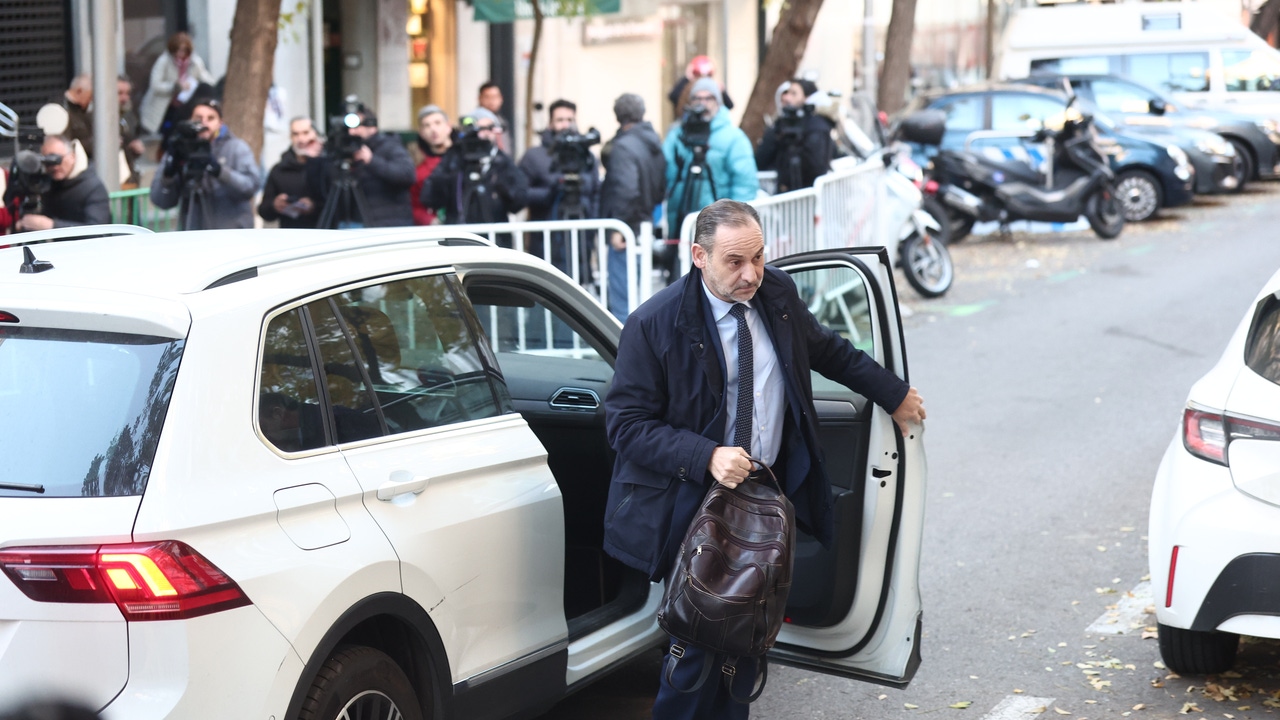 Ábalos afirma que Sánchez le "filtró" la investigación de la Fiscalía a Koldo: "La pieza era secreta"