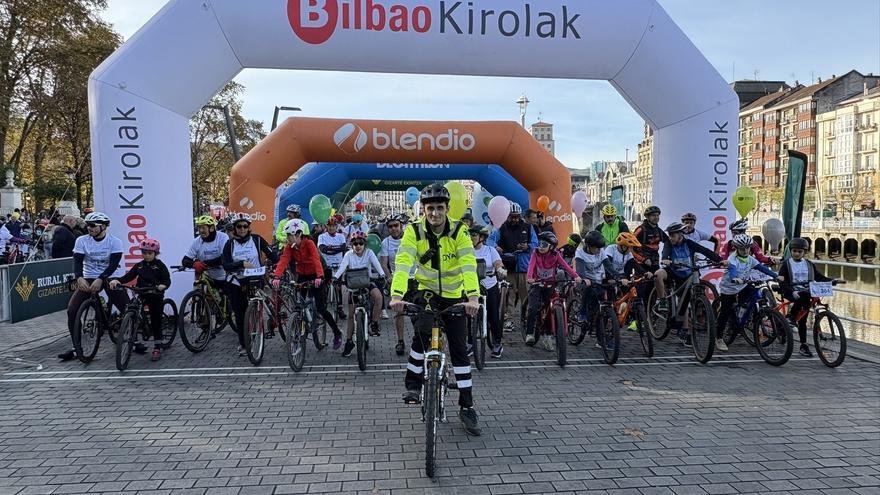 La DYA reúne a tres mil ciclistas y patinadores en Bilbao