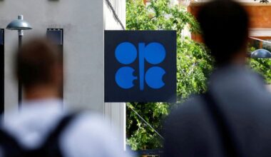 Presión rusa para que OPEP+ suspenda sus medidas no encuentra resistencia saudí: fuentes