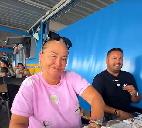 Belén Esteban con su marido en Gran Canaria