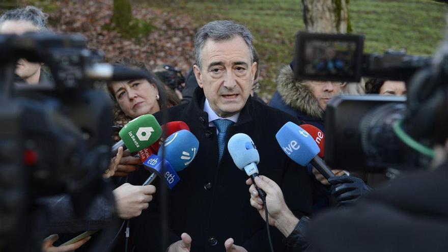 Esteban critica que Felipe VI acuda a Gernika como "mero acompañante" y no pida "perdón"