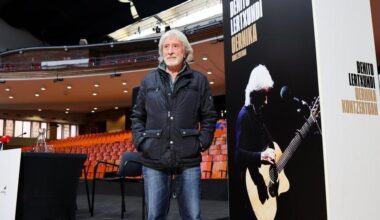 Benito Lertxundi y Jose Anjel Irigarai recibirán el premio Lauaxeta de Honor