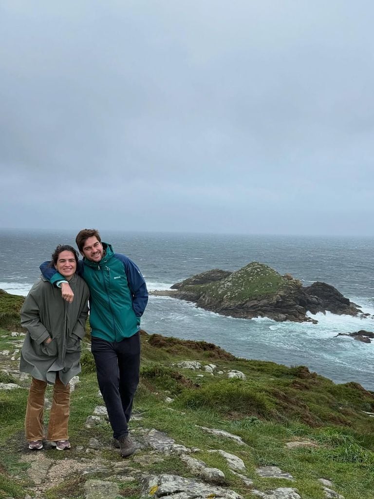 Curro, hermano de Lourdes y Sibi Montes, con su mujer
