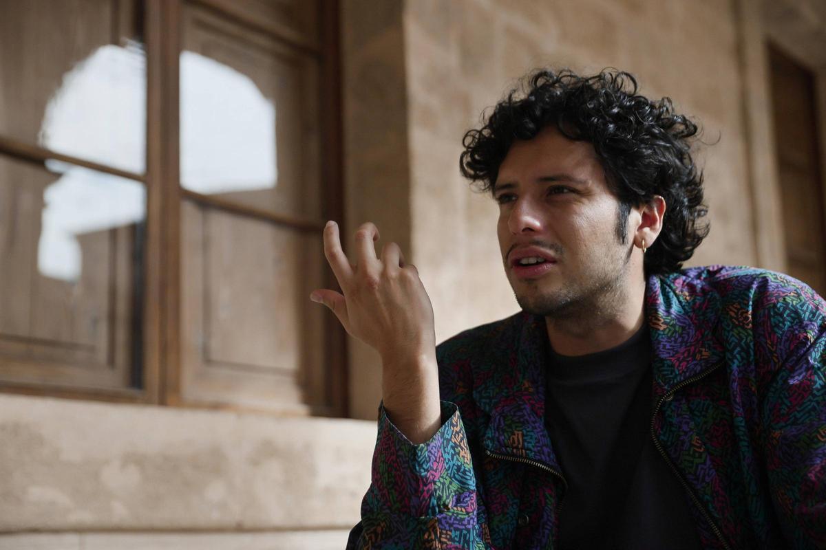 El padre de Tizón es un militar retirado, pero el director asegura que le ha dejado total libertad para trabajar.