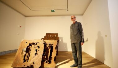 El PSOE de Oviedo pregunta al PP qué ha sido de la escultura de Fernando Alba retirada de Ventanielles