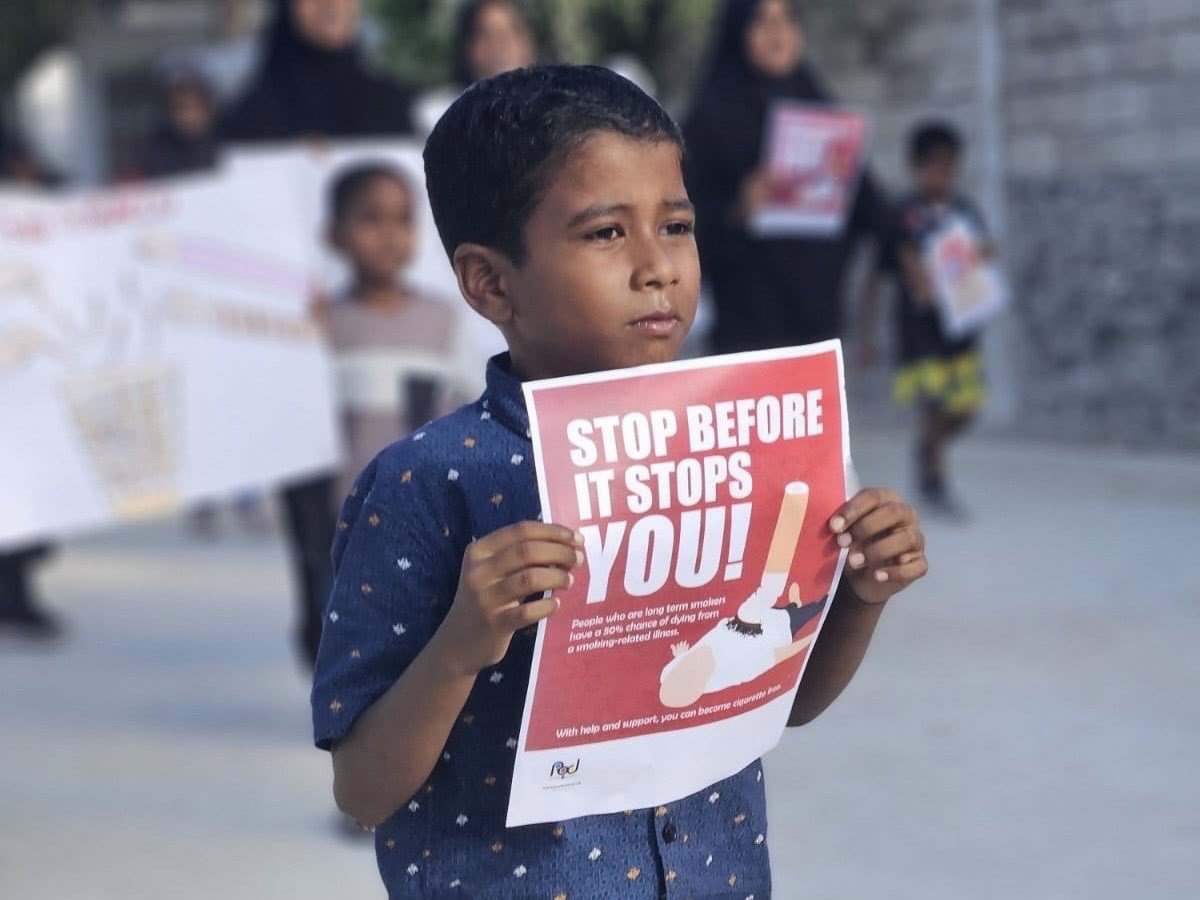 Maldivas prohíbe fumar a los nacidos a partir de 2007