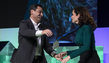 Ayuso cancela su participación en el Congreso del PP-A que reelige a Juanma Moreno por "motivos de salud"