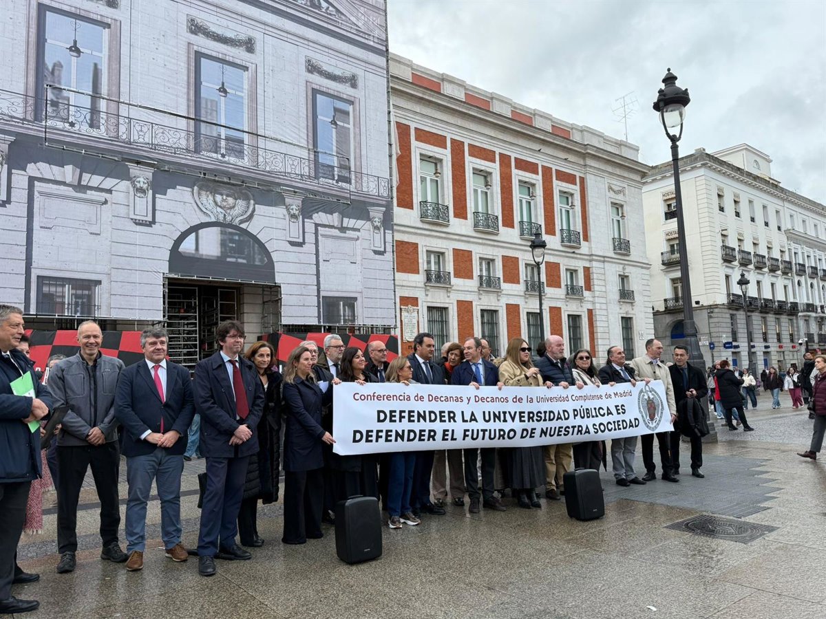 Los decanos de la UCM alzan su voz en Sol por un plan "realista de financiación" y contra la futura Ley de Universidades