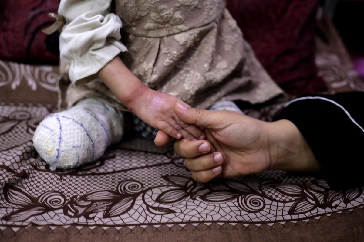 Save the Children alerta de la muerte de niños "a una escala nunca vista" por armas explosivas en la guerra