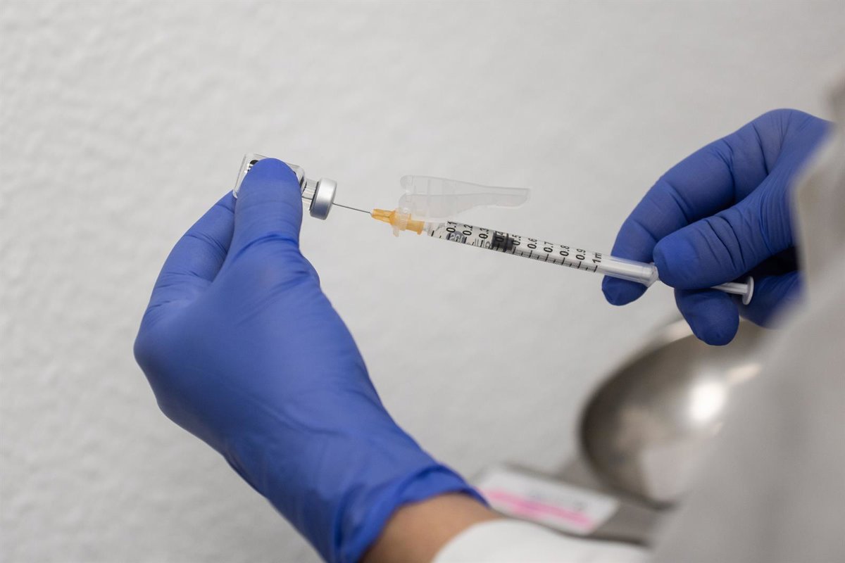 La Comunidad adquiere 130.000 dosis de vacuna frente a difteria, tétanos y tosferina para 2026