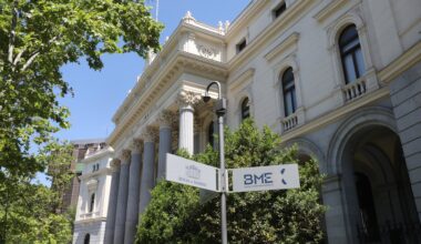 El Ibex 35 se aproxima a los 16.000 puntos tras una apertura al alza esta semana