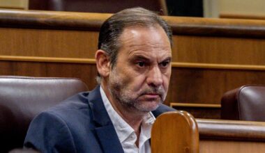 Ábalos denuncia "amaños" y dietas irregulares en el Puerto de Valencia y pide explicaciones al ministro Puente