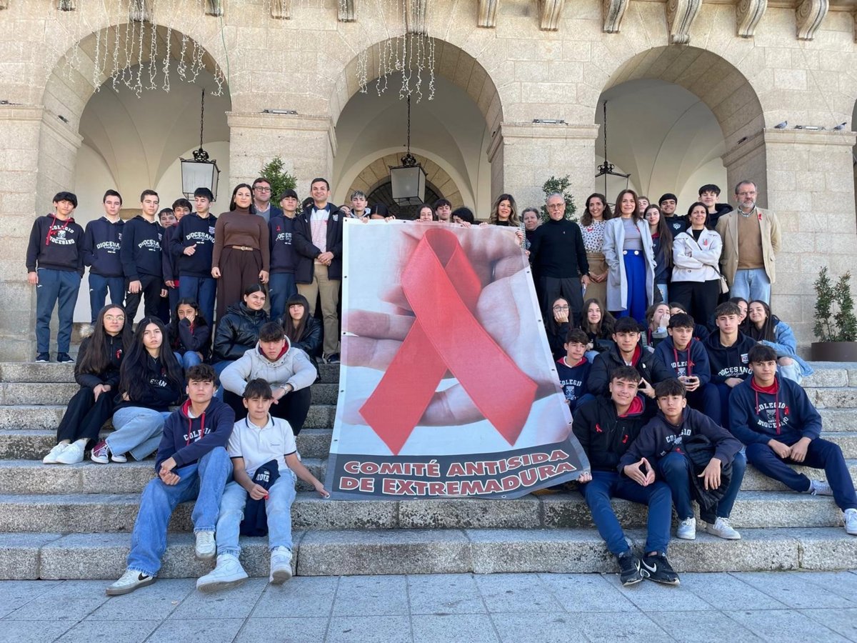 Cáceres se suma al Día de la Lucha contra el Sida y recuerda la importancia de no bajar la guardia frente al virus