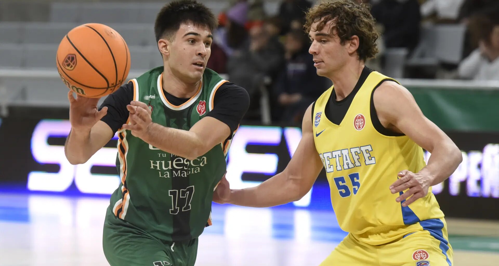 El Lobe Huesca se luce con una actuación coral para firmar una victoria convincente