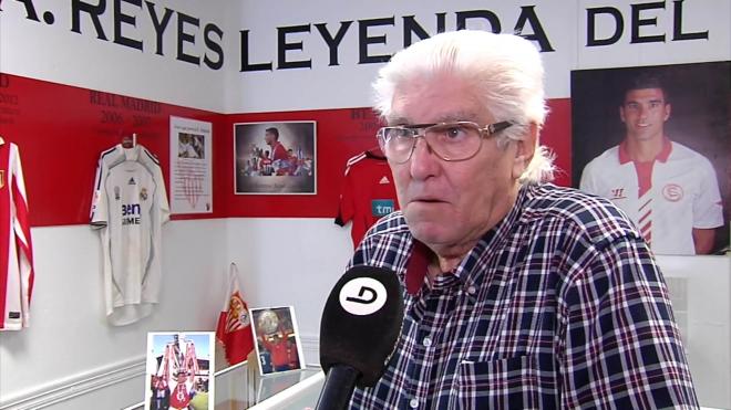 Curro Reyes, en la peña que lleva el nombre de su hijo.