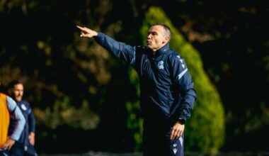 Sergio Francisco da instrucciones en Zubieta (Foto: Real Sociedad).