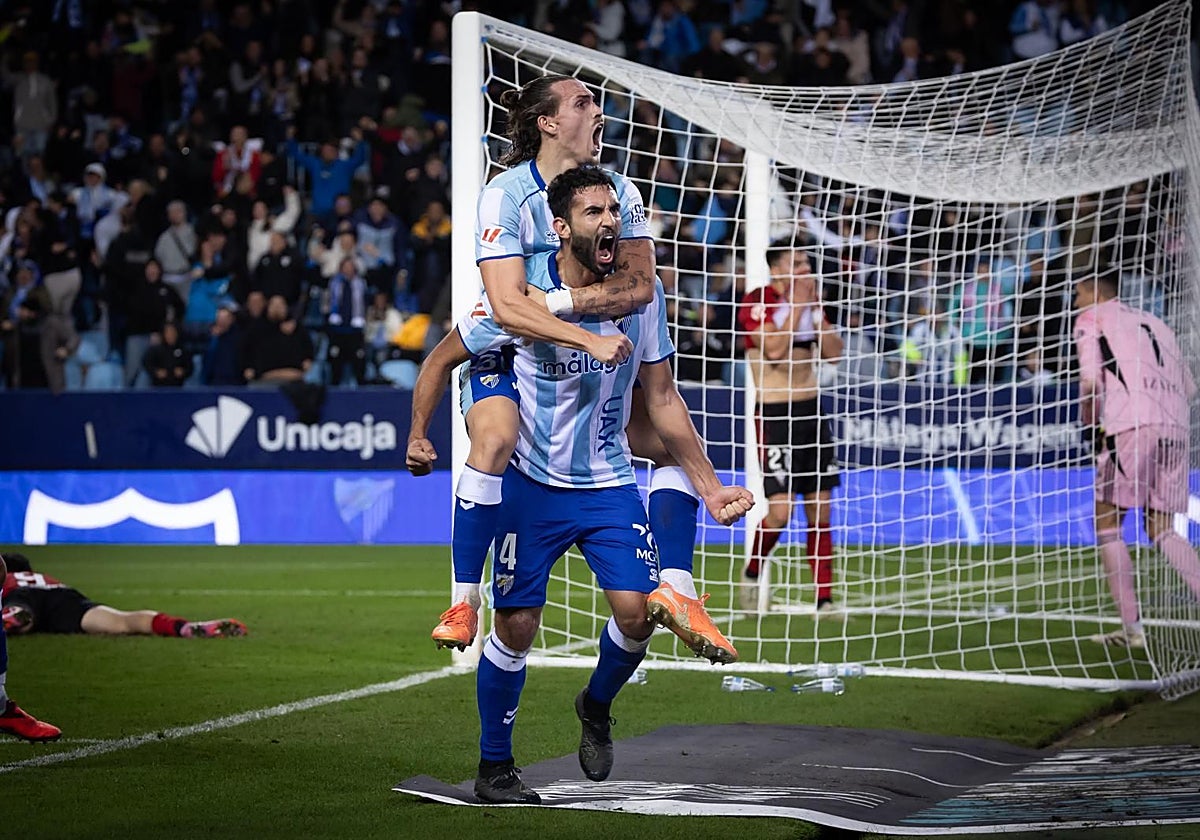 Triunfo agónico del Málaga en el descuento en el debut de Funes (3-2)