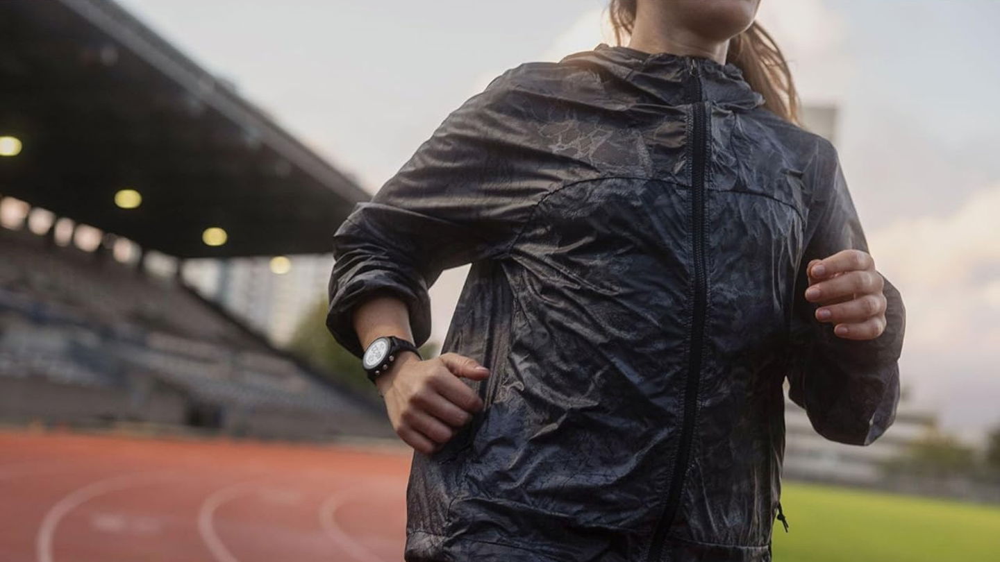 Este reloj inteligente con GPS se lleva la palma en entrenamientos y en la vida diaria